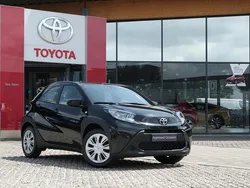 Gebruikt 2024 Toyota Aygo Play Hatchback | € 18.999 (Eerlijke prijs)