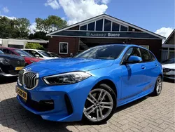 Blauw, metallic lak Gebruikt 2020 BMW 118 Executive Hatchback | € 21.850 (Eerlijke prijs)