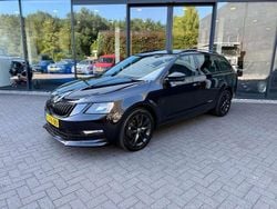 Zwart Gebruikt 2020 Skoda Octavia SportLine Stationwagen | € 18.900 (Goede deal)