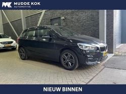 Zwart Gebruikt 2020 BMW 218 Executive Stationwagen | € 21.800 (Goede deal)