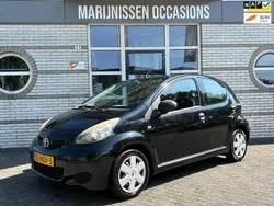Zwart Gebruikt 2010 Toyota Aygo Hatchback | € 1.995 (Eerlijke prijs)