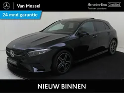 Zwart Gebruikt 2023 Mercedes A250 AMG line Hatchback | € 35.945 (Eerlijke prijs)