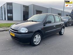 Zwart Gebruikt 2000 Renault Clio II Hatchback | € 1.450 (Eerlijke prijs)