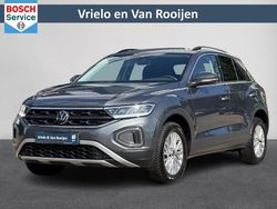 Grijs Gebruikt 2025 VW T-Roc Life SUV | € 28.940 (Eerlijke prijs)