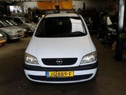 Wit Gebruikt 2002 Opel Zafira Comfort MPV | € 1.250