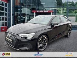 Zwart (metallic) Gebruikt 2023 Audi A3 Comfort Hatchback | € 34.250 (Eerlijke prijs)