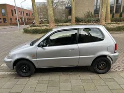 Grijs Gebruikt 2000 Honda Logo Hatchback | € 2.600