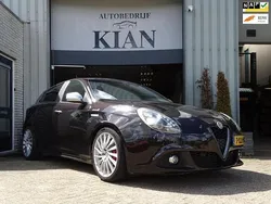 Zwart Gebruikt 2014 Alfa Romeo Giulietta Exclusive Hatchback | € 8.450 (Eerlijke prijs)