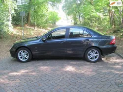 Zwart Gebruikt 2004 Mercedes C200 Classic Sedan | € 3.950 (Duur)