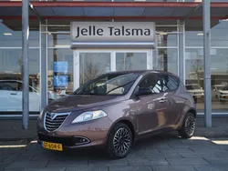 Bruin Gebruikt 2015 Lancia Ypsilon Hatchback | € 6.945 (Eerlijke prijs)