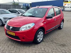 Rood Gebruikt 2009 Dacia Sandero Ambiance Hatchback | € 2.750 (Eerlijke prijs)