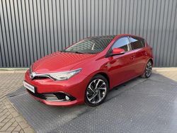 Rood Gebruikt 2016 Toyota Auris Hybrid Hatchback | € 14.450 (Goede deal)