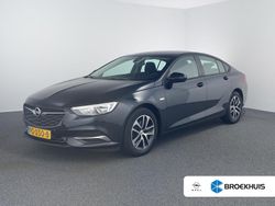 Blauw Gebruikt 2017 Opel Insignia Edition Hatchback | € 16.395 (Eerlijke prijs)