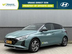 Mangrove green two tone (groen mica) Gebruikt 2025 Hyundai i20 Premium Hatchback | € 29.695