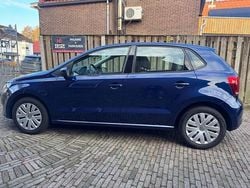 Blauw (metallic) Gebruikt 2011 VW Polo Comfortline Hatchback | € 3.999 (Goede deal)
