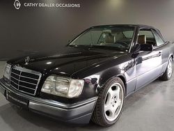 Zwart Gebruikt 1994 Mercedes E220 Cabriolet | € 18.950