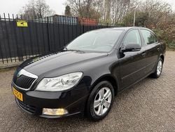 Zwart Gebruikt 2012 Skoda Octavia Business Line Hatchback | € 6.950 (Goede deal)
