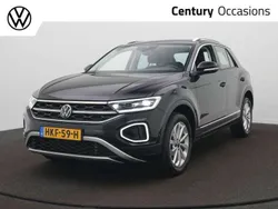 Zwart Gebruikt 2024 VW T-Roc Style SUV | € 32.900 (Eerlijke prijs)
