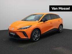 Oranje Gebruikt 2023 MG MG4 EV Luxury Hatchback | € 22.900 (Eerlijke prijs)