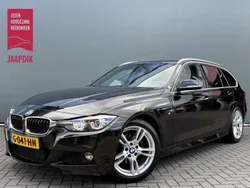 Zwart Gebruikt 2019 BMW 318 Sport Line Stationwagen | € 18.444 (Eerlijke prijs)