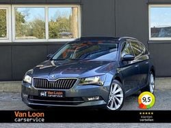 Grijs, metallic lak Gebruikt 2016 Skoda Superb Ambition Stationwagen | € 14.640 (Eerlijke prijs)