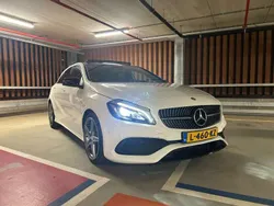 Wit Gebruikt 2016 Mercedes A180 Ambition Hatchback | € 17.750 (Eerlijke prijs)