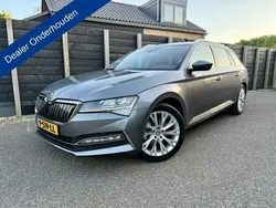 Grijs Gebruikt 2022 Skoda Superb Business Line Stationwagen | € 24.450 (Eerlijke prijs)