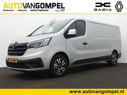 Grijs metallic Gebruikt 2024 Renault Trafic Black Edition Van | € 32.935