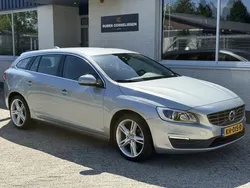 Grijs Gebruikt 2016 Volvo V60 Kinetic Stationwagen | € 17.945 (Eerlijke prijs)