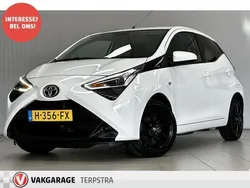 Wit Gebruikt 2020 Toyota Aygo X-play Hatchback | € 10.995 (Eerlijke prijs)