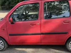Rood Gebruikt 2006 Opel Agila Essentia MPV | € 600 (Goede deal)