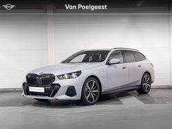 M brooklyn grau (c4p) Gebruikt 2025 BMW 530e M Sport Stationwagen | € 71.900