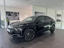 Zwart, metallic lak Gebruikt 2023 Citroën e-C4 Shine SUV | € 25.940