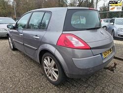 Grijs Gebruikt 2003 Renault Mégane II Luxe Hatchback | € 799 (Goede deal)