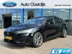 Zwart Gebruikt 2023 Ford Focus ST-Line Hatchback | € 21.650 (Eerlijke prijs)