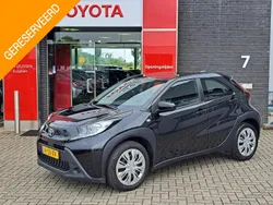 Zwart Gebruikt 2022 Toyota Aygo Play Hatchback | € 15.400 (Goede deal)