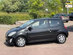 Zwart Gebruikt 2011 Renault Twingo Authentique Hatchback | € 3.450 (Eerlijke prijs)