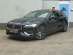 Zwart Gebruikt 2022 Volvo V60 Inscription Stationwagen | € 39.395 (Goede deal)