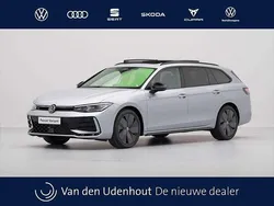 Grijs Nieuw 2024 VW Passat Business Stationwagen | € 47.850