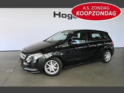 Zwart Gebruikt 2013 Mercedes B180 Ambition MPV | € 11.940 (Eerlijke prijs)