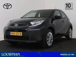 Zwart Gebruikt 2025 Toyota Aygo Play Hatchback | € 20.850 (Iets duurder)
