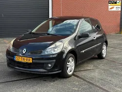 Zwart Gebruikt 2006 Renault Clio II Expression Hatchback | € 1.595 (Eerlijke prijs)