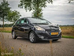 Zwart Gebruikt 2012 Peugeot 208 Active Hatchback | € 3.895 (Eerlijke prijs)
