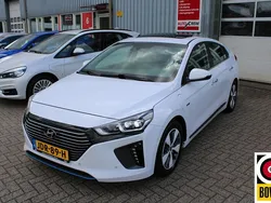 Wit Gebruikt 2018 Hyundai Ioniq Premium Sedan | € 16.900 (Eerlijke prijs)