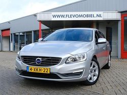 Grijs Gebruikt 2014 Volvo V60 Momentum Stationwagen | € 14.950 (Eerlijke prijs)