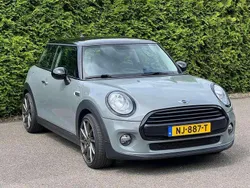 Grijs Gebruikt 2017 Mini Cooper Hatchback | € 15.000 (Eerlijke prijs)