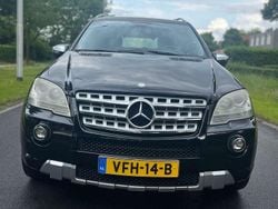 Zwart Gebruikt 2010 Mercedes ML300 SUV | € 12.999