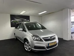 Grijs Gebruikt 2006 Opel Zafira Essentia MPV | € 1.795 (Eerlijke prijs)