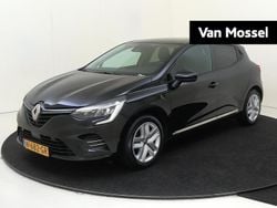 Zwart Gebruikt 2021 Renault Clio V Zen Hatchback | € 13.435 (Eerlijke prijs)