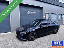 Zwart Gebruikt 2022 Mercedes CLA200 AMG line Sedan | € 36.995 (Eerlijke prijs)